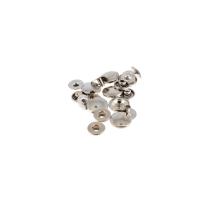 Press studs for seamless medium-weight fabrics