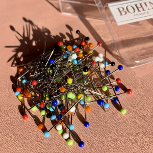 Hanging disc of 40 extra fine glass head pins, assortment of colours - 30 mm - ø 0.60 mm